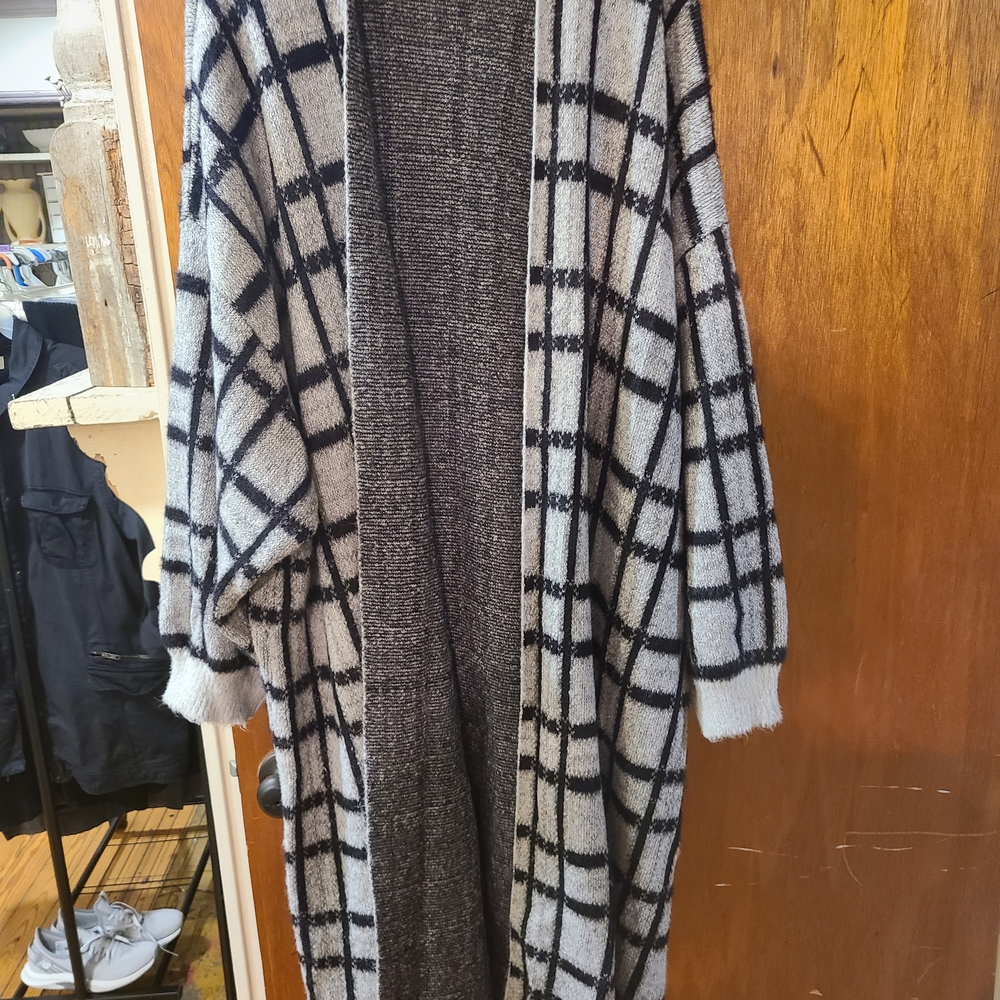 Terra & Sky Dark Gray Knit Sweater